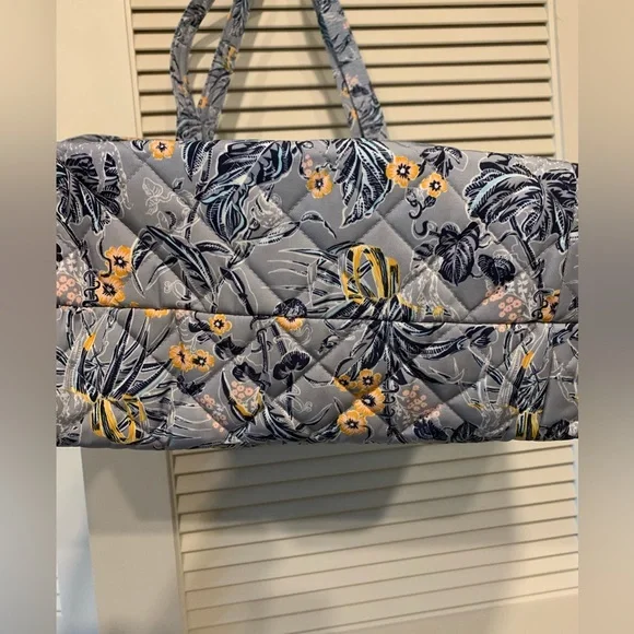 Vera Bradley Tote/NWT - Picture 6 of 9